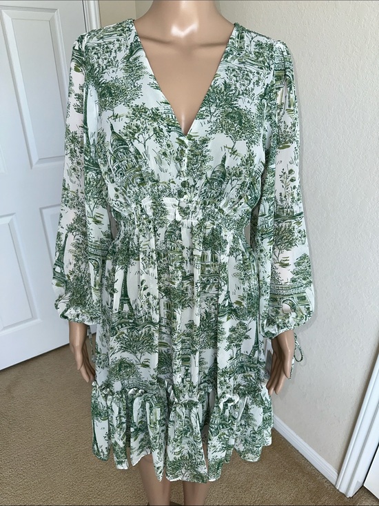 Taylor Dresses & Skirts - NWT Taylor Green Toile V-Neck Tiered Maxi Dress Size 10